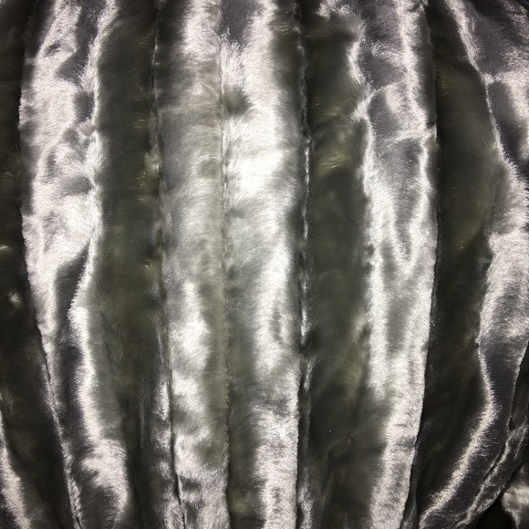 Woman’s short Jacket - Picture 4 of 6